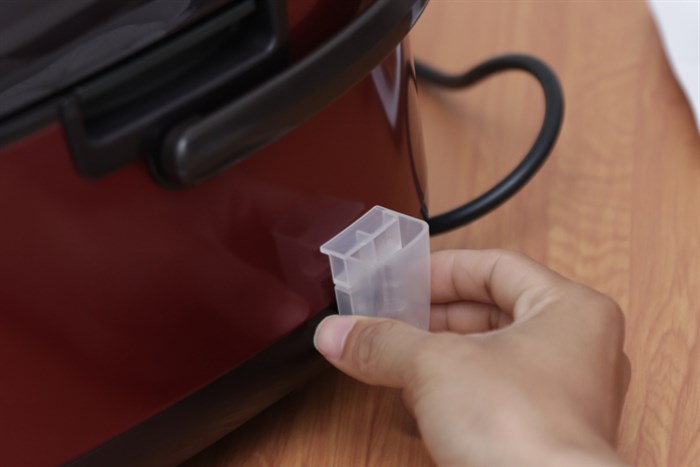 Nồi cơm điện cao tần Hitachi 1.8 lít RZ-GHE18 Màu Đỏ