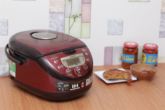 Nồi cơm điện cao tần Hitachi 1.8 lít RZ-GHE18 Màu Đỏ