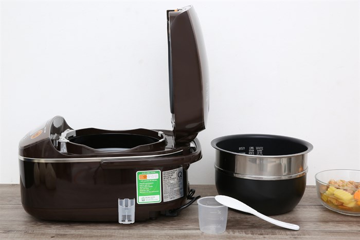 Nồi cơm điện cao tần Zojirushi 1.8 lít NP-BSQ18V-TA Màu Nâu