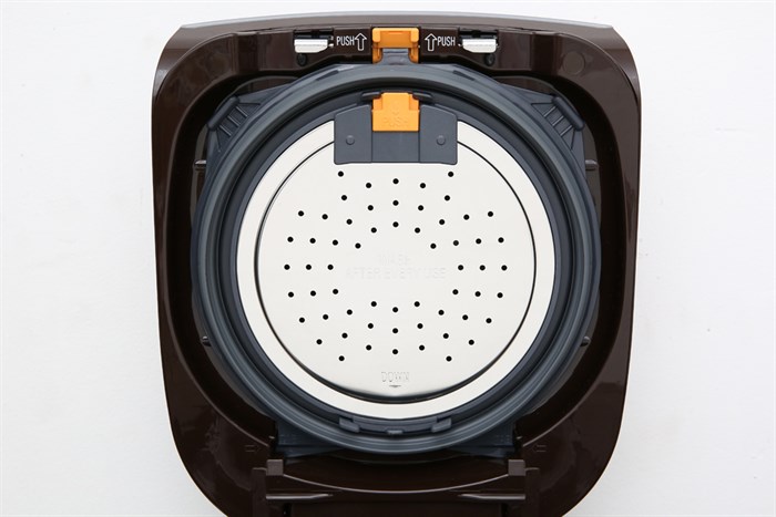 Nồi cơm điện cao tần Zojirushi 1.8 lít NP-BSQ18V-TA Màu Nâu