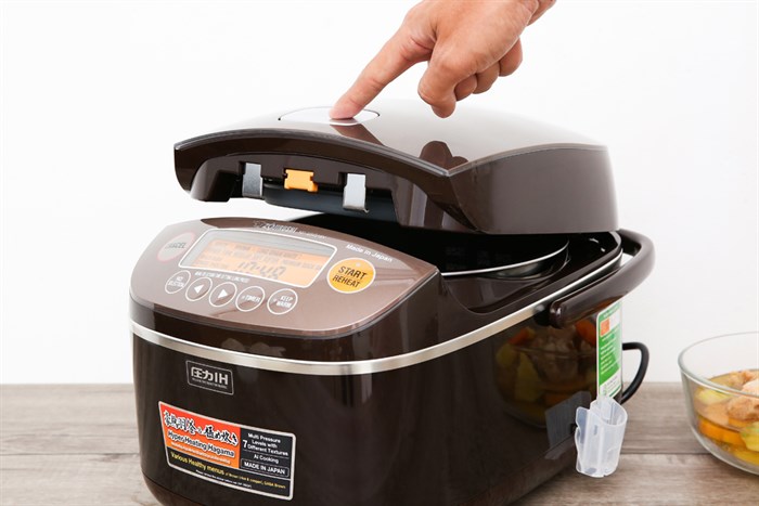 Nồi cơm điện cao tần Zojirushi 1.8 lít NP-BSQ18V-TA Màu Nâu