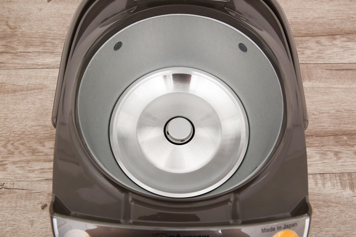 Nồi cơm điện tử Zojirushi 1 lít NS-YSQ10-XJ Màu Xám