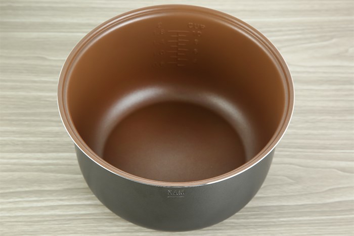 Nồi cơm nắp gài BlueStone 1.8 lít RCB-5520 Màu Vàng đồng