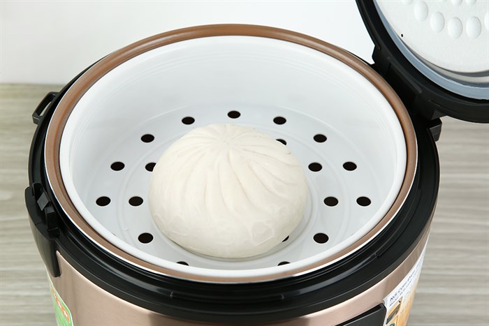 Nồi cơm nắp gài BlueStone 1.8 lít RCB-5520 Màu Vàng đồng