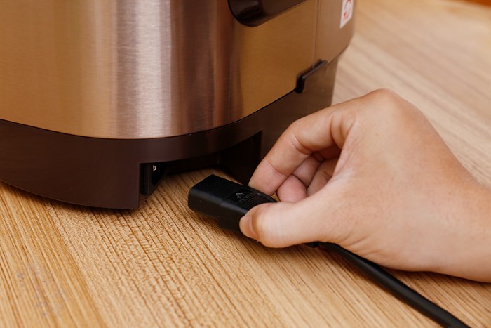 Nồi cơm điện cao tần Sharp 1.8 lít KS-IH190V-GL Màu Nâu