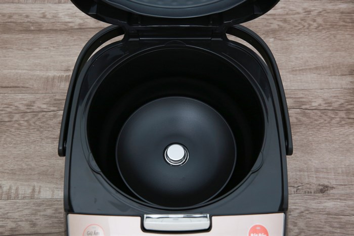 Nồi cơm điện tử Bluestone 1.5 lít RCB-5943 Màu Nâu