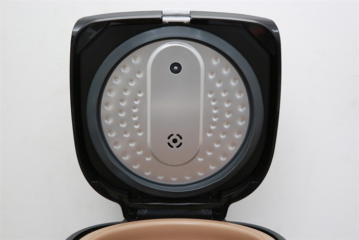 Nồi cơm điện tử Bluestone 1.5 lít RCB-5943 Màu Nâu