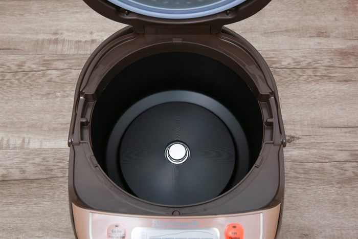 Nồi cơm điện tử Bluestone 1.8 lít RCB-5936 Màu Nâu