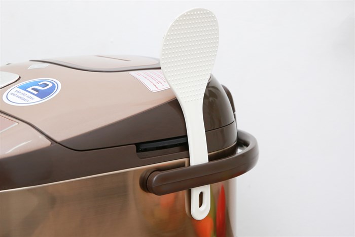 Nồi cơm điện tử Bluestone 1.8 lít RCB-5936 Màu Nâu