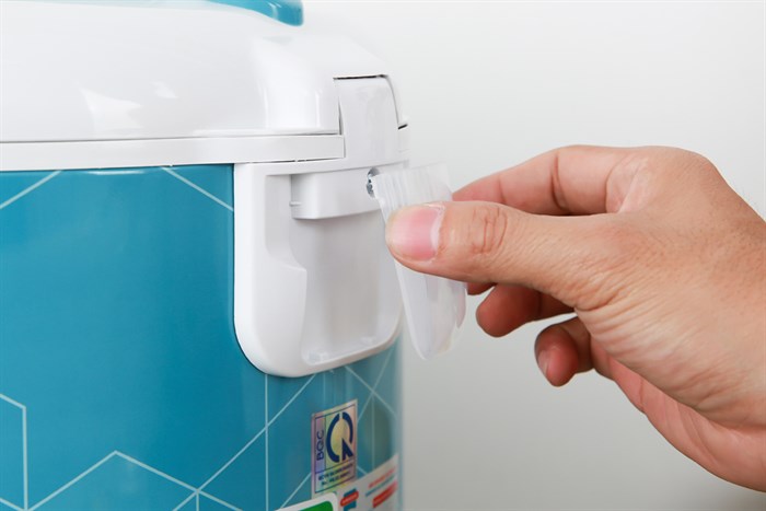 Nồi cơm nắp gài Sunhouse 1.8 lít SHD8622G Màu Xanh Dương