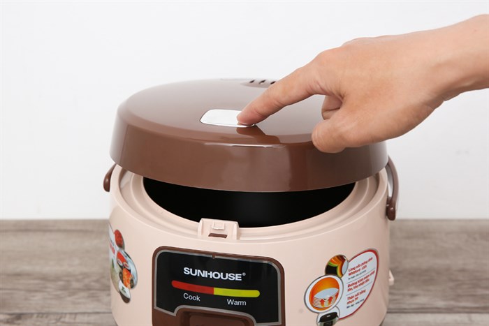 Nồi cơm nắp gài Sunhouse 1 lít SHD8208C Màu Cà phê