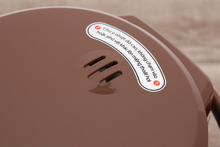 Nồi cơm nắp gài Sunhouse 1 lít SHD8208C Màu Cà phê