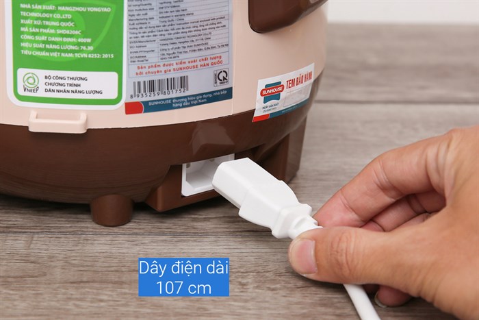 Nồi cơm nắp gài Sunhouse 1 lít SHD8208C Màu Cà phê