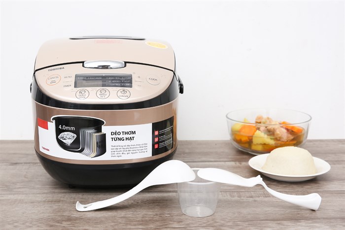 Nồi cơm điện tử Toshiba 1.8 lít RC-18DR1NV Màu Đen - Vàng đồng