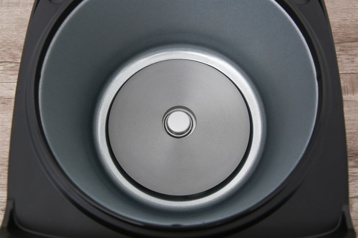 Nồi cơm điện tử Toshiba 1.8 lít RC-18DR1NV Màu Đen - Vàng đồng