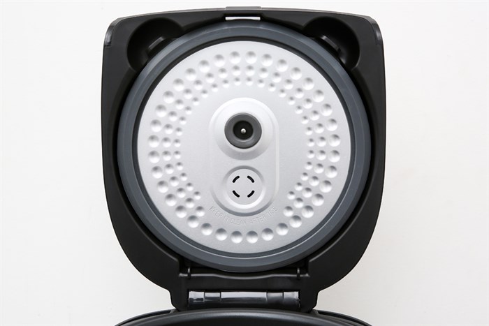 Nồi cơm điện tử Toshiba 1.8 lít RC-18DR1NV Màu Đen - Vàng đồng