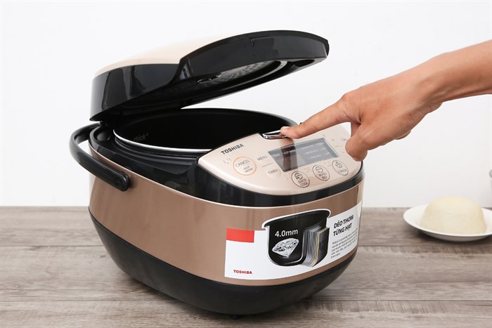 Nồi cơm điện tử Toshiba 1.8 lít RC-18DR1NV Màu Đen - Vàng đồng