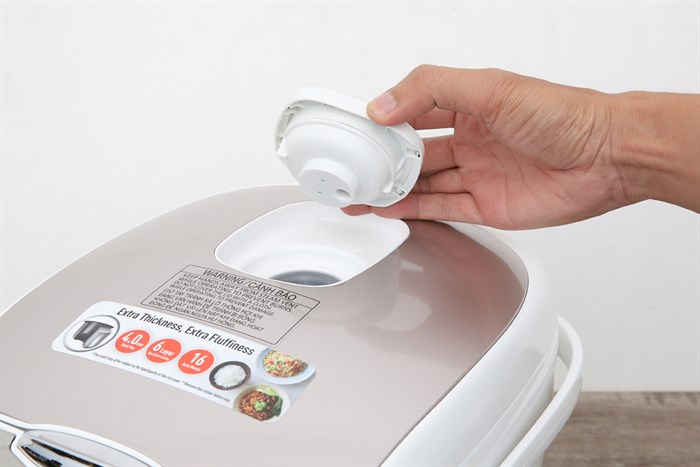 Nồi cơm điện tử Panasonic 1.8 lít SR-CP188NRA Màu Trắng