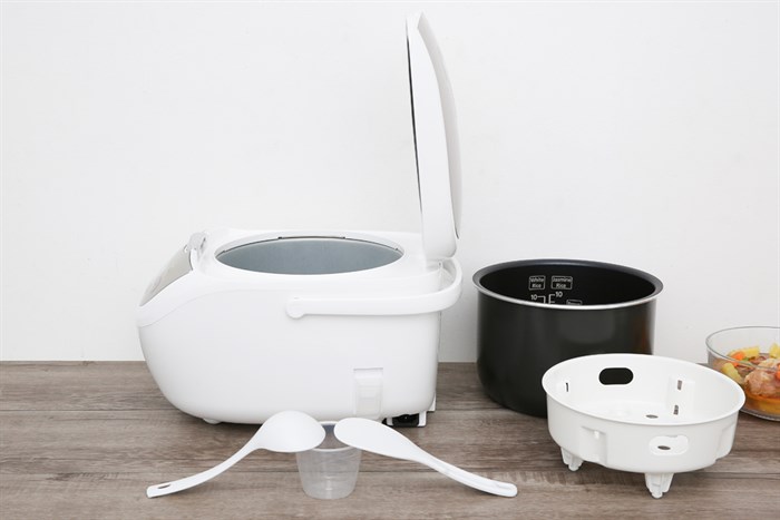 Nồi cơm điện tử Panasonic 1.8 lít SR-CP188NRA Màu Trắng