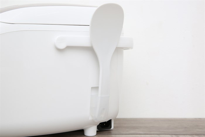 Nồi cơm điện tử Panasonic 1.8 lít SR-CP188NRA Màu Trắng