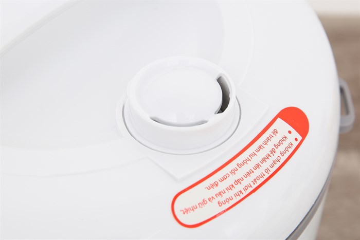 Nồi cơm nắp gài Happycook 1.8 lít HCJ-1822 Màu Trắng