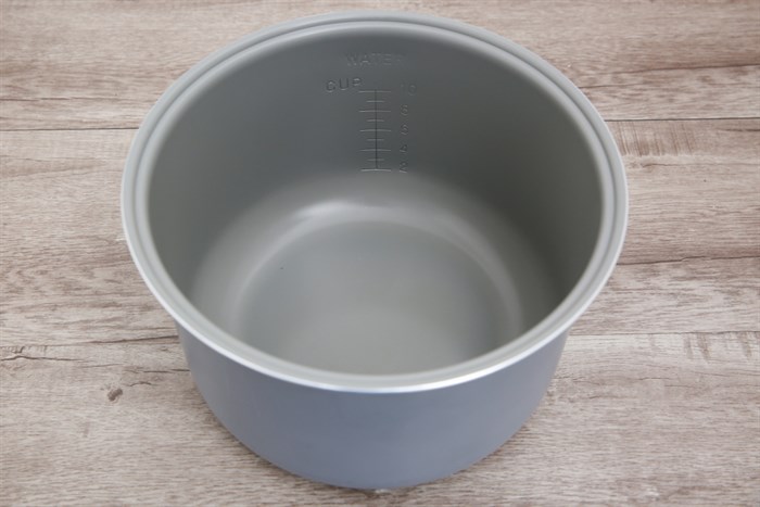 Nồi cơm điện Toshiba 1.8 lít RC-18JR1NV Màu Vàng đồng