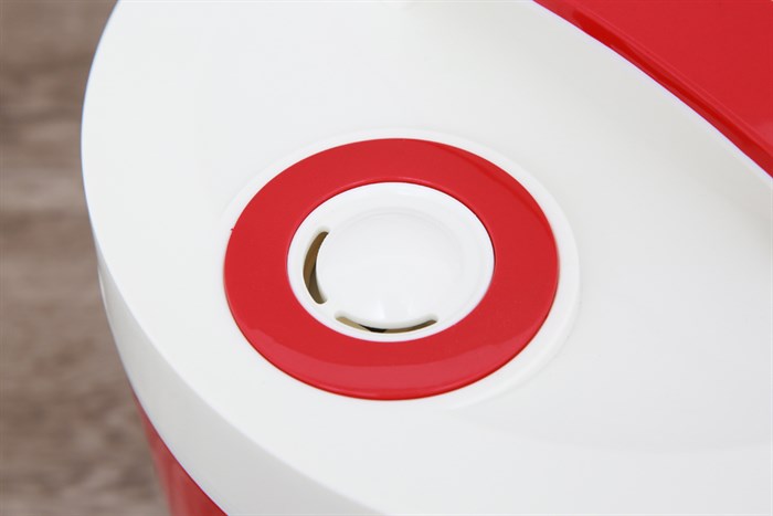 Nồi cơm niêu điện Mishio 1.8 lít MK-22 Màu Trắng - Đỏ