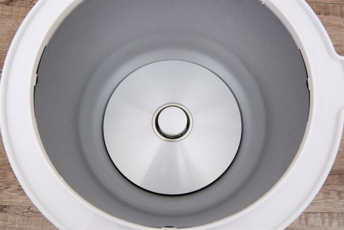 Nồi cơm nắp gài Kangaroo 1.8 lít KG835 Màu Trắng - Đỏ