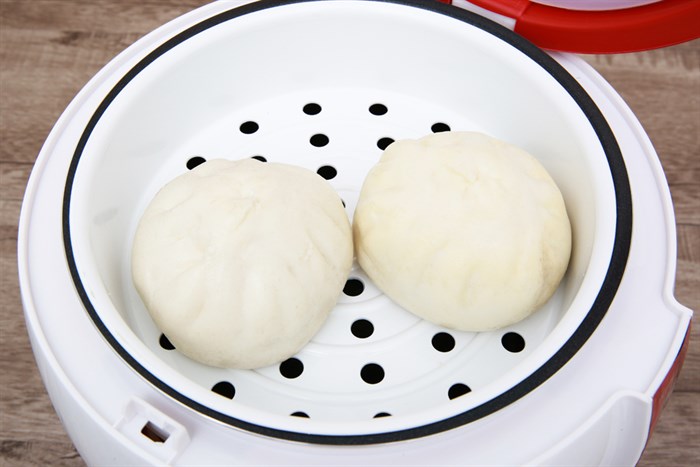 Nồi cơm nắp gài Kangaroo 1.8 lít KG835 Màu Trắng - Đỏ