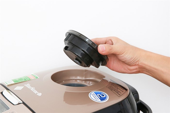 Nồi cơm điện tử Bluestone 1.5 lít RCB-5939 Màu Nâu