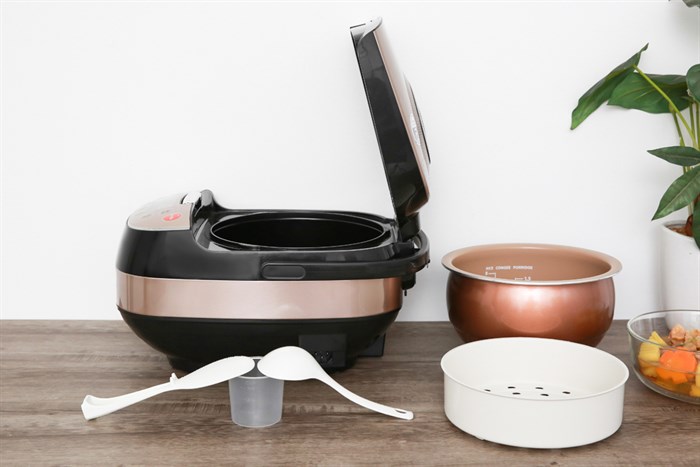 Nồi cơm điện tử Bluestone 1.5 lít RCB-5939 Màu Nâu