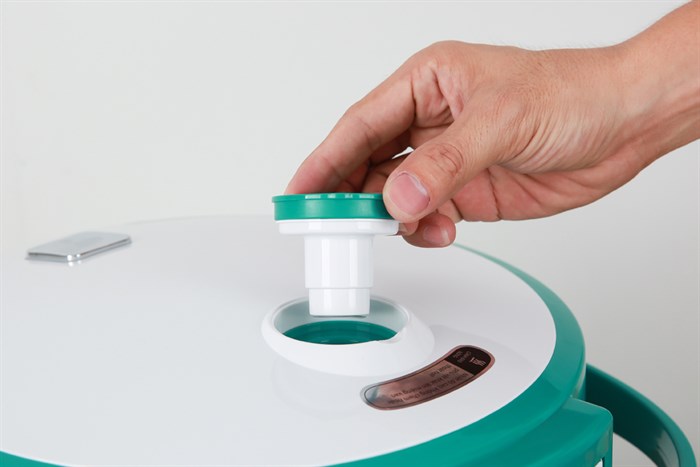 Nồi cơm nắp gài Sunhouse 1.8 lít SHD8658G Màu Xanh ngọc