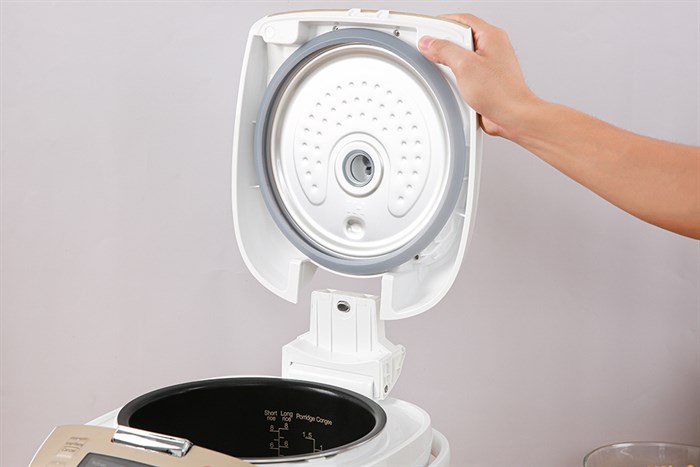 Nồi cơm cao tần GREE 1.5 lít GDCFWK-4004Ca Màu Trắng - Vàng