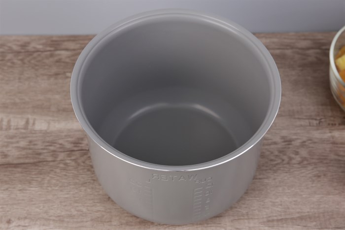Nồi cơm nắp gài Comfee 2.2 lít CR-CM2220(C) Màu Trắng - Xanh