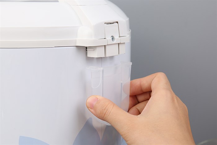 Nồi cơm nắp gài Comfee 2.2 lít CR-CM2220(C) Màu Trắng - Xanh