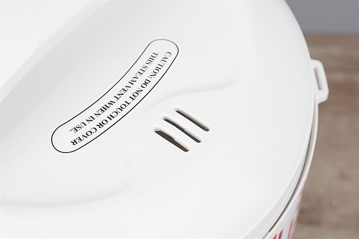 Nồi cơm nắp gài Comfee 1.8 lít CR-CM1820(D) Màu Trắng - Đỏ