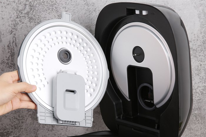 Nồi cơm cao tần Toshiba 1 lít RC-10IX1PV Màu Vàng đồng