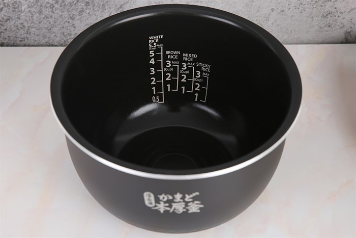 Nồi cơm cao tần Toshiba 1 lít RC-10IX1PV Màu Vàng đồng