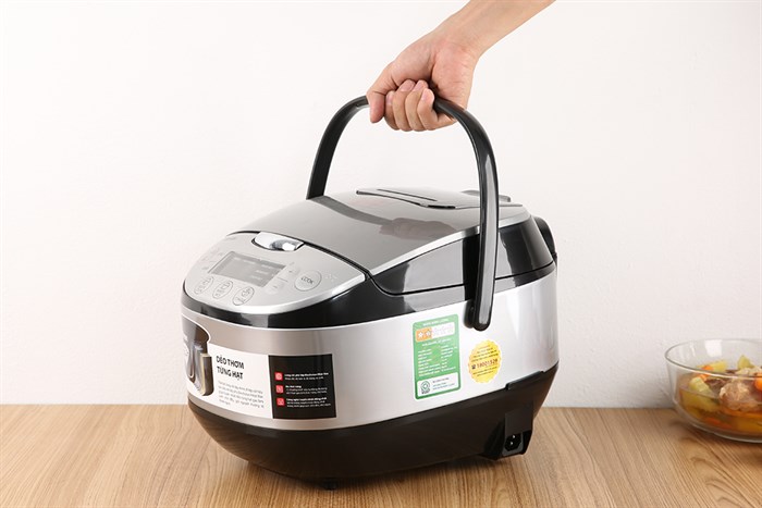 Nồi cơm điện tử Toshiba 1.8 lít RC-18DR2PV(K) Màu Trắng - Bạc