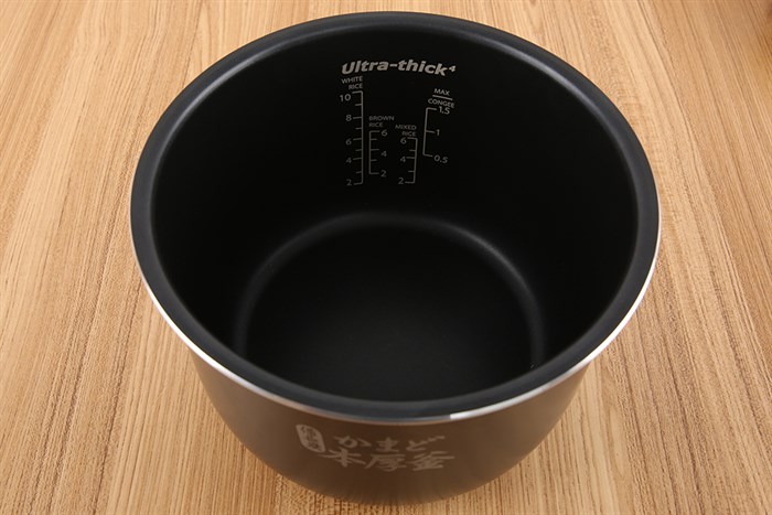 Nồi cơm điện tử Toshiba 1.8 lít RC-18DR2PV(K) Màu Trắng - Bạc