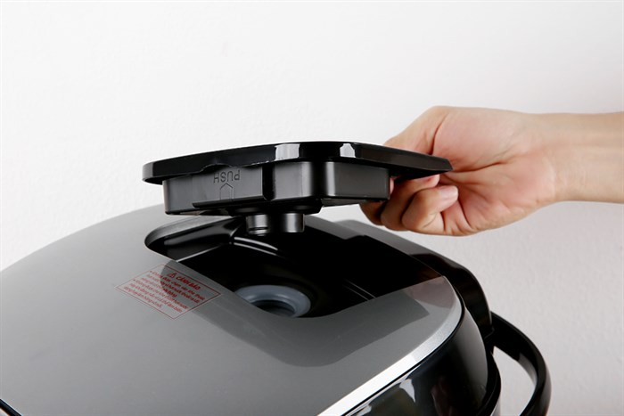 Nồi cơm điện tử Toshiba 1.8 lít RC-18DR2PV(K) Màu Trắng - Bạc