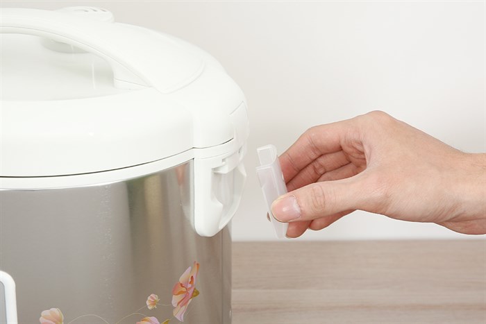 Nồi cơm nắp gài Kangaroo 1.8 lít KG18RC3 Màu Trắng