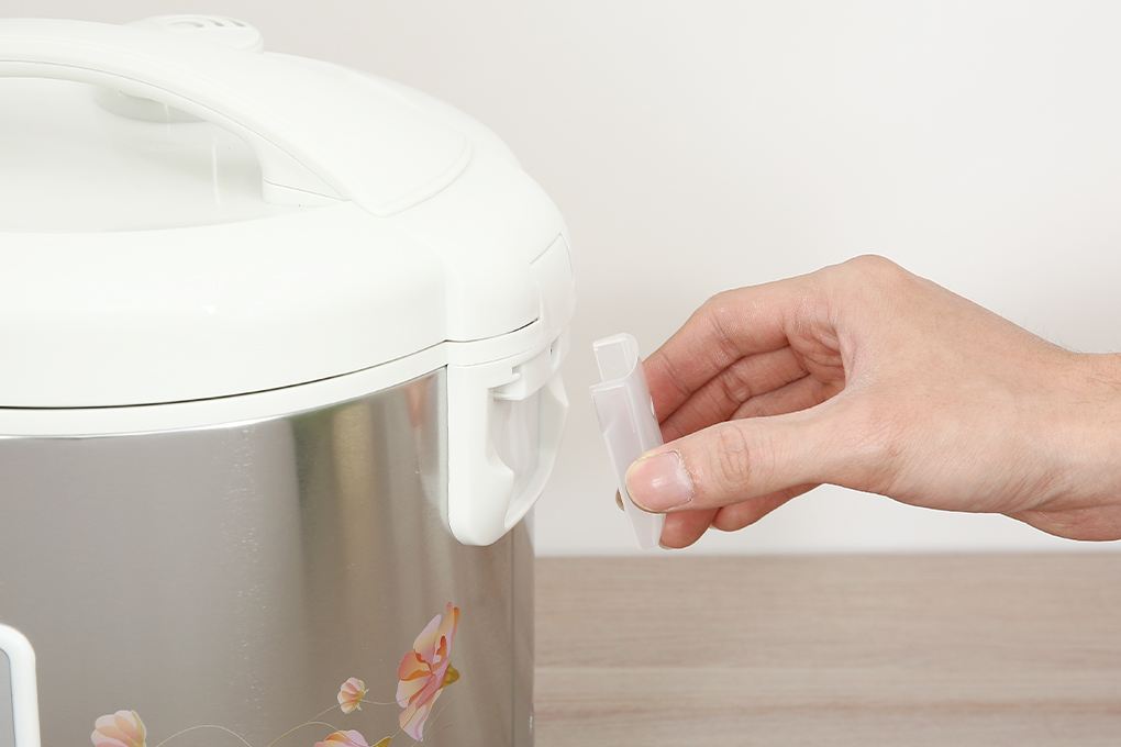 Nồi cơm nắp gài Kangaroo 1.8 lít KG18RC3 - 8