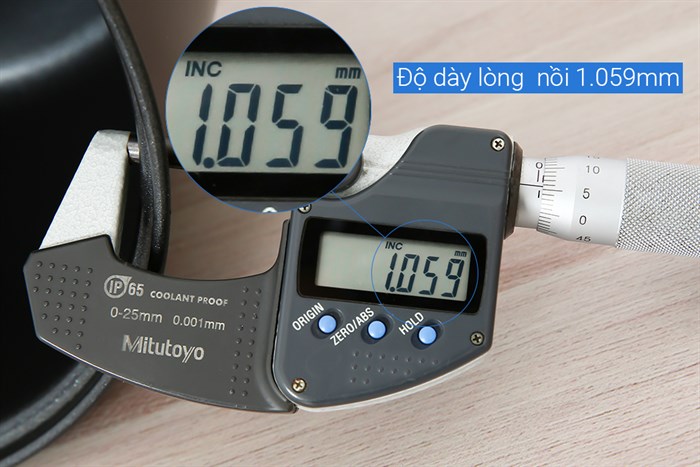 Nồi cơm nắp gài Kangaroo 1.8 lít KG18RC3 Màu Trắng