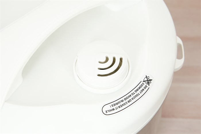 Nồi cơm nắp gài Kangaroo 1.8 lít KG18RC3 Màu Trắng