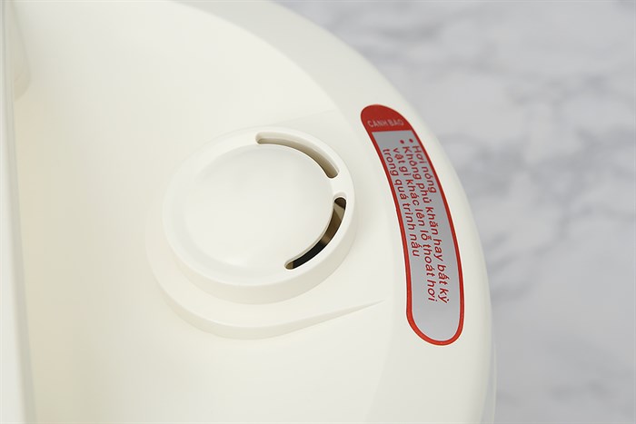 Nồi cơm nắp gài Kangaroo 1.2 lít KG12RC1 Màu Trắng