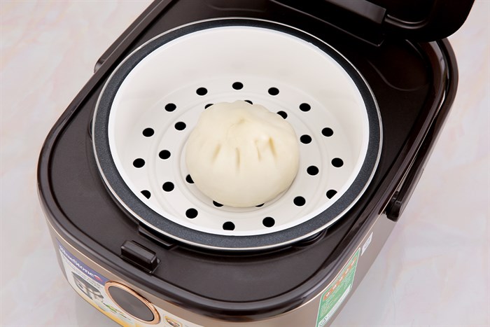 Nồi cơm cao tần BlueStone 1.5 lít RCB-5988 Màu Đen - Vàng đồng