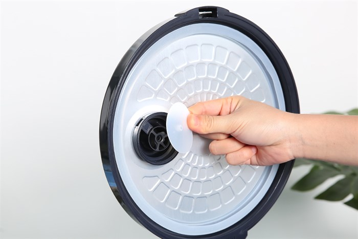 Nồi cơm nắp gài Happycook 1.8 lít HCJ-180V Màu Trắng - Đen