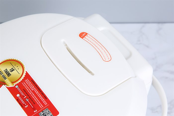 Nồi cơm điện tử Mishio MK-222 1.8 lít Màu Trắng