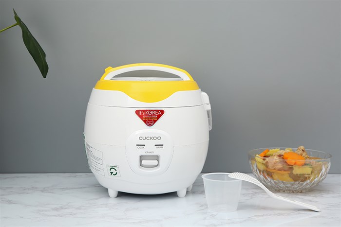 Nồi cơm nắp gài Cuckoo 1.08 lít CR-0671 Màu Trắng